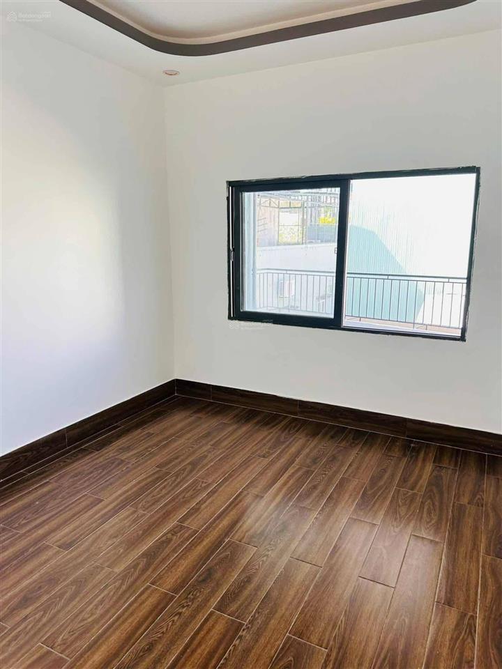 Nhà 2 mê 1 tum...đi kiệt 1/28 tôn thất đạm vào 20m hướng tây dt  62m2 ngang 5m55 nở hậu 5m66