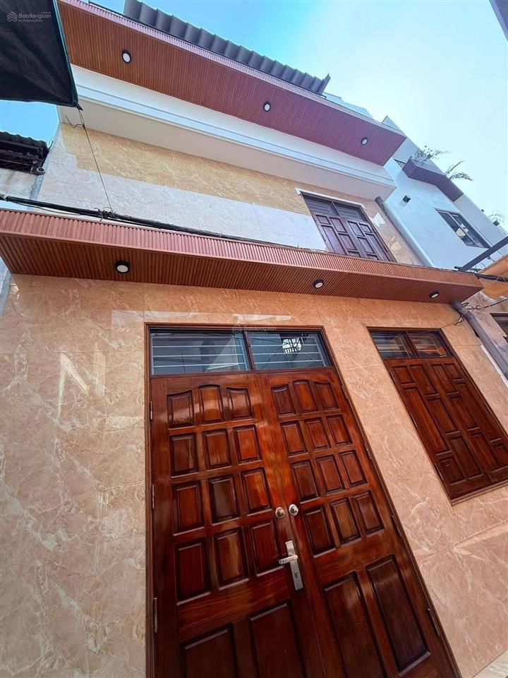 Nhà 2 mê 1 tum...đi kiệt 1/28 tôn thất đạm vào 20m hướng tây dt  62m2 ngang 5m55 nở hậu 5m66