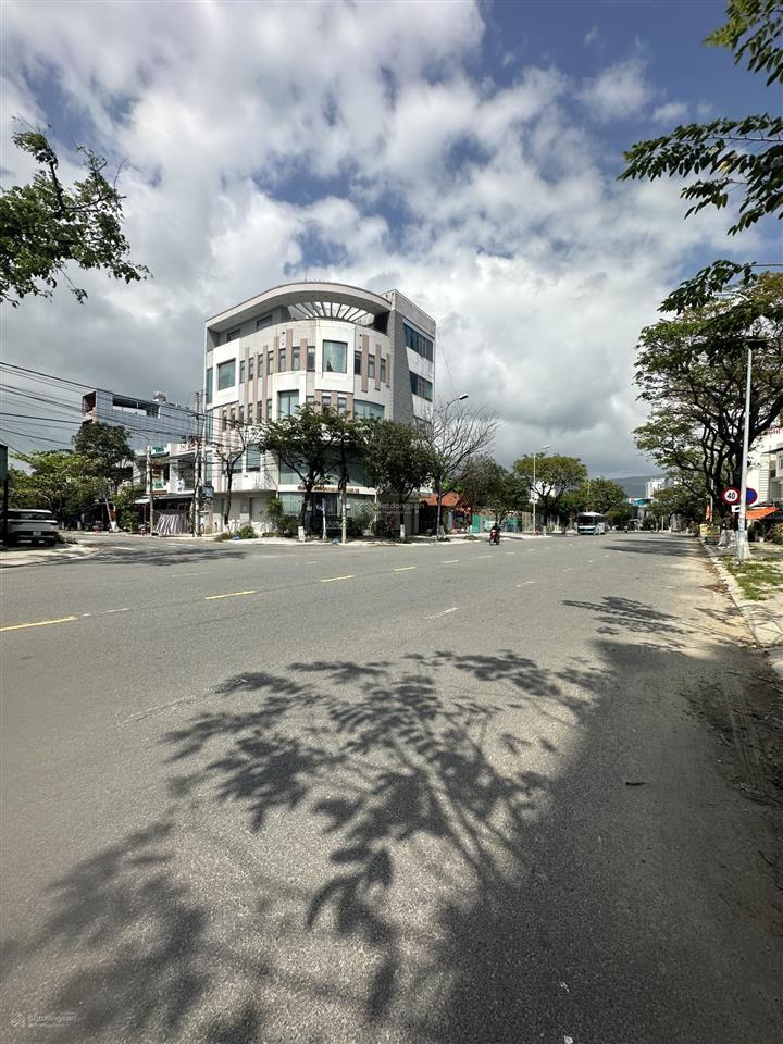 Nhà 4 tầng 2 mặt tiền trần nhân tông . sơn trà  diện tích 195m2 ngang 13m