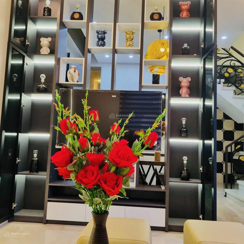 Nhà 3 tầng kiệt otok408/.. tôn đức thắng .
 diện tích 60m2 ngang 8m ( oto ngủ trong nhà )