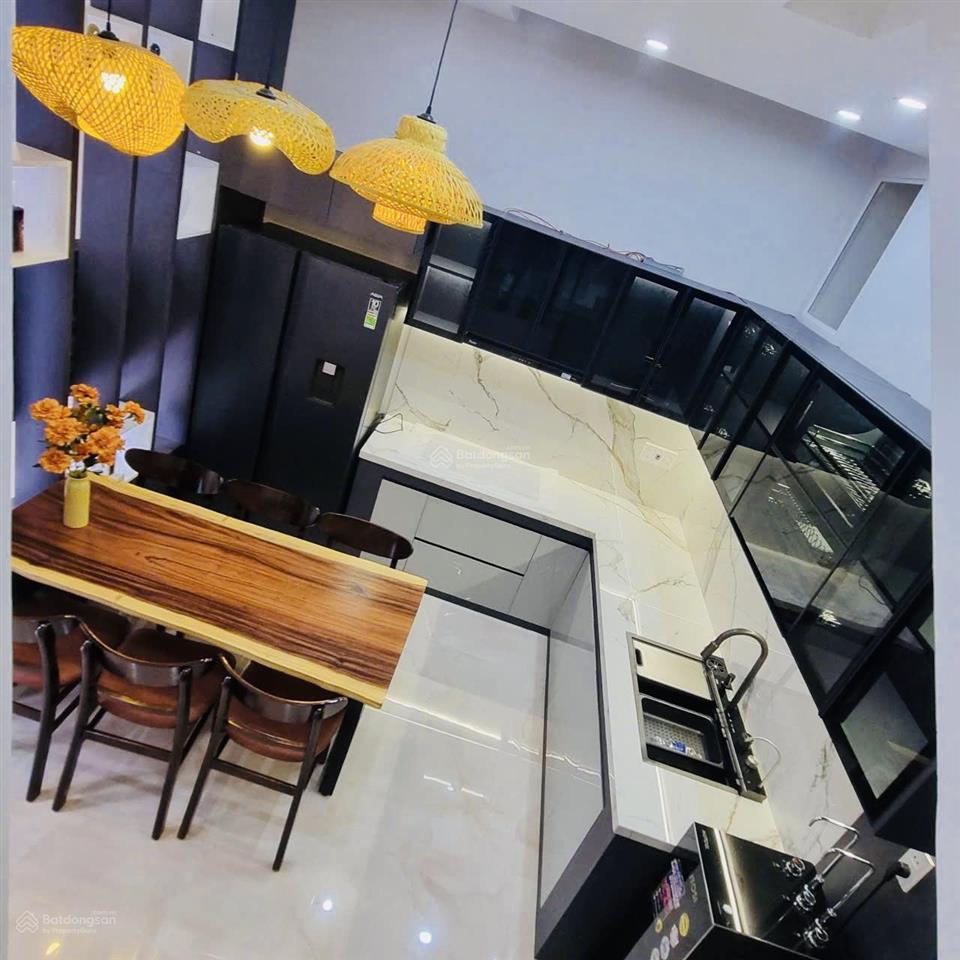 Nhà 3 tầng kiệt otok408/.. tôn đức thắng .
 diện tích 60m2 ngang 8m ( oto ngủ trong nhà )