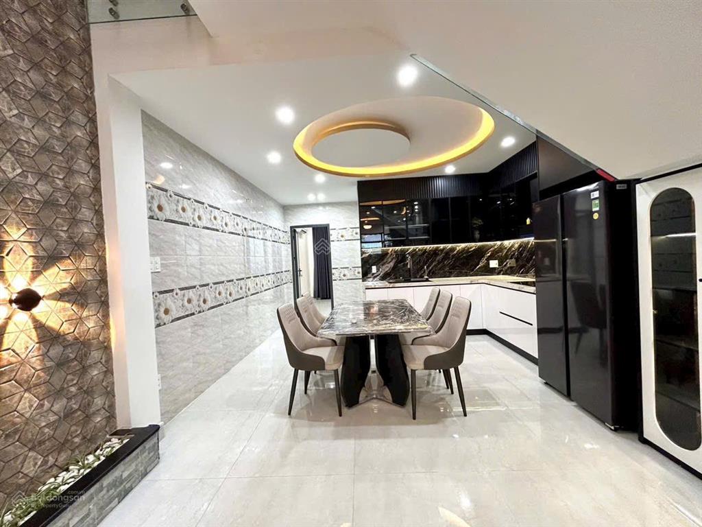 Nhà 3 tầng đường 5m5 phú lộc 20. vị trí cách biển nguyễn tất thành 500m, gần chợ  trường