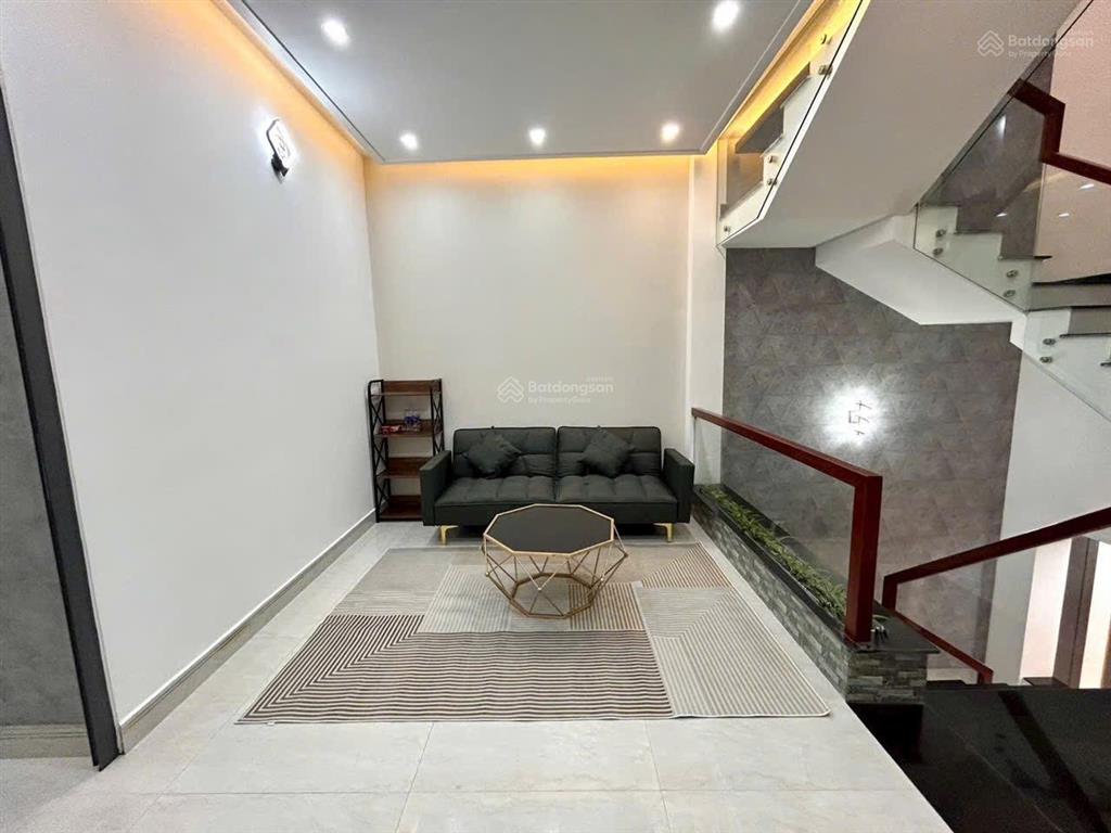 Nhà 3 tầng đường 5m5 phú lộc 20. vị trí cách biển nguyễn tất thành 500m, gần chợ  trường