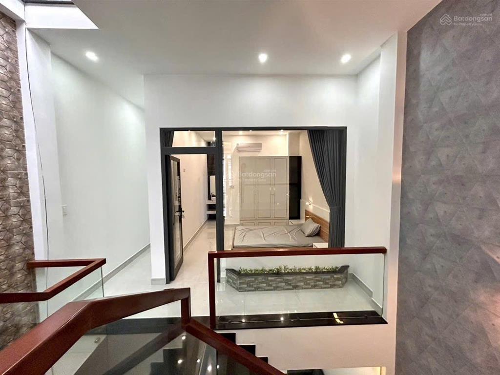 Nhà 3 tầng đường 5m5 phú lộc 20. vị trí cách biển nguyễn tất thành 500m, gần chợ  trường