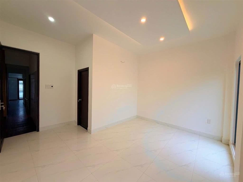 Nhà 2 tầng đường 5m5 giáp văn cương, hòa minh, song song biển nguyễn tất thành