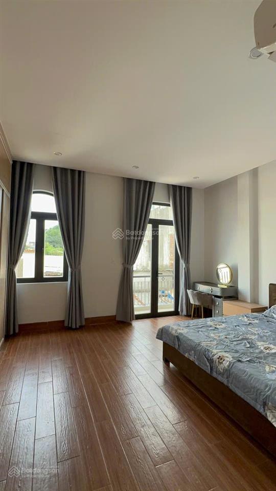 Nhà 2 tầng kiệt k62/.. nguyễn huy tưởng  diện tích 81m2 ngang 5m vuông vức  hướng đông bắc
