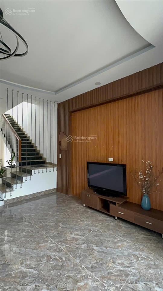Nhà 2 tầng kiệt k62/.. nguyễn huy tưởng  diện tích 81m2 ngang 5m vuông vức  hướng đông bắc