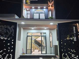 Nhà sân vườn đẹp kiệt ô tô tôn đản thông trường chinh diện tích 123m ngang 5m