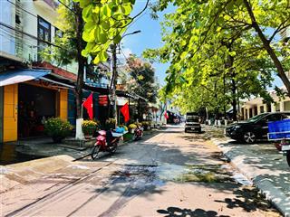 Hàng hiế.m đối diện chợ nam ô , đường 5m5 xuân thiều 4 . dt 100m2 ngang 5m , kẹp cống