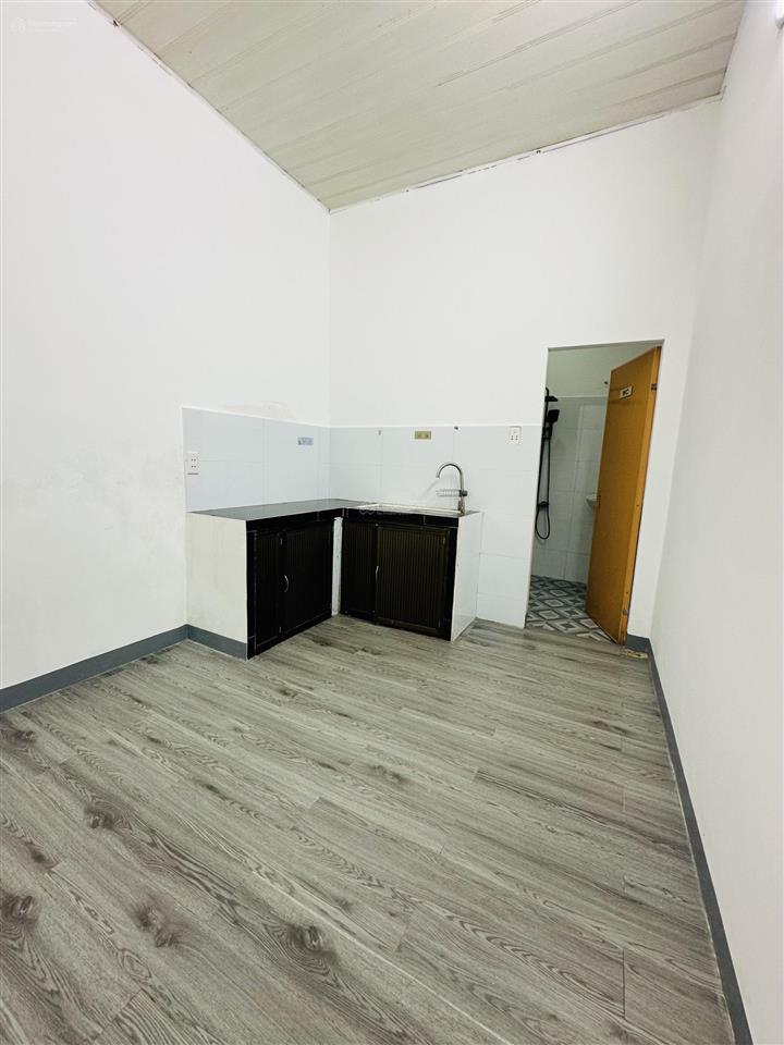 Nhà cấp 4 kiệt k183/.. tôn đản . dt 60m2 ngang 5m , hướng đông nam , công năng 1 phòng ngủ ,