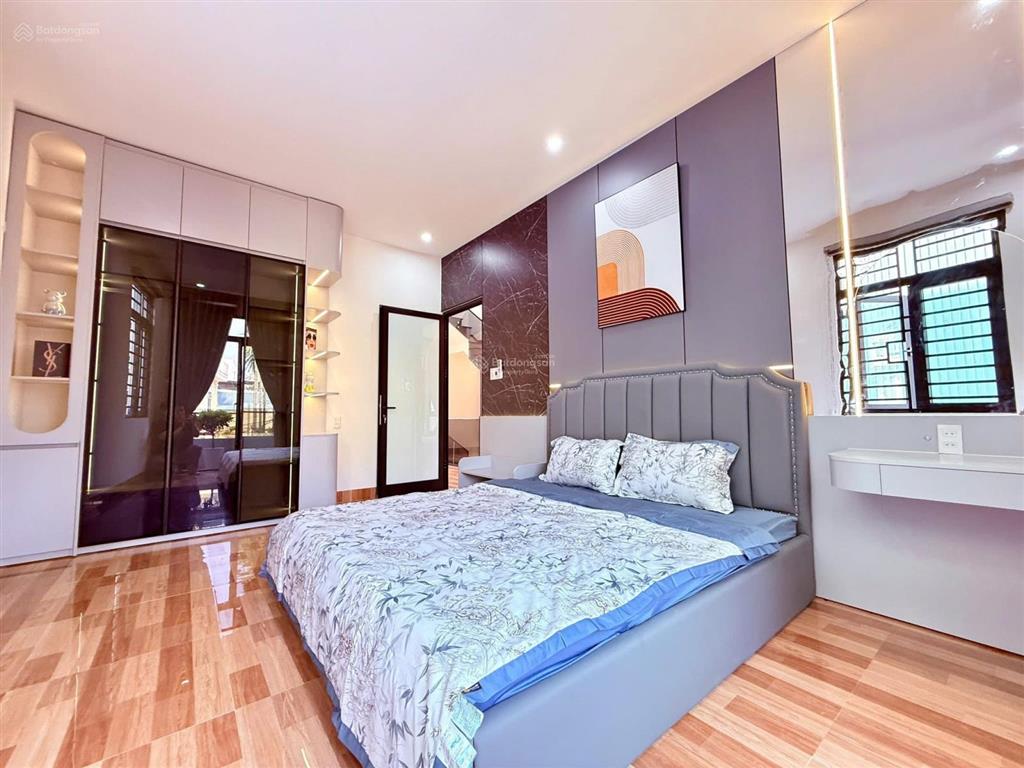 Nhà 3 tầng 3 mê kiểu villa 3 mặt kiệt tôn đản  ô tô đậu  cách trường tiểu học 40m 