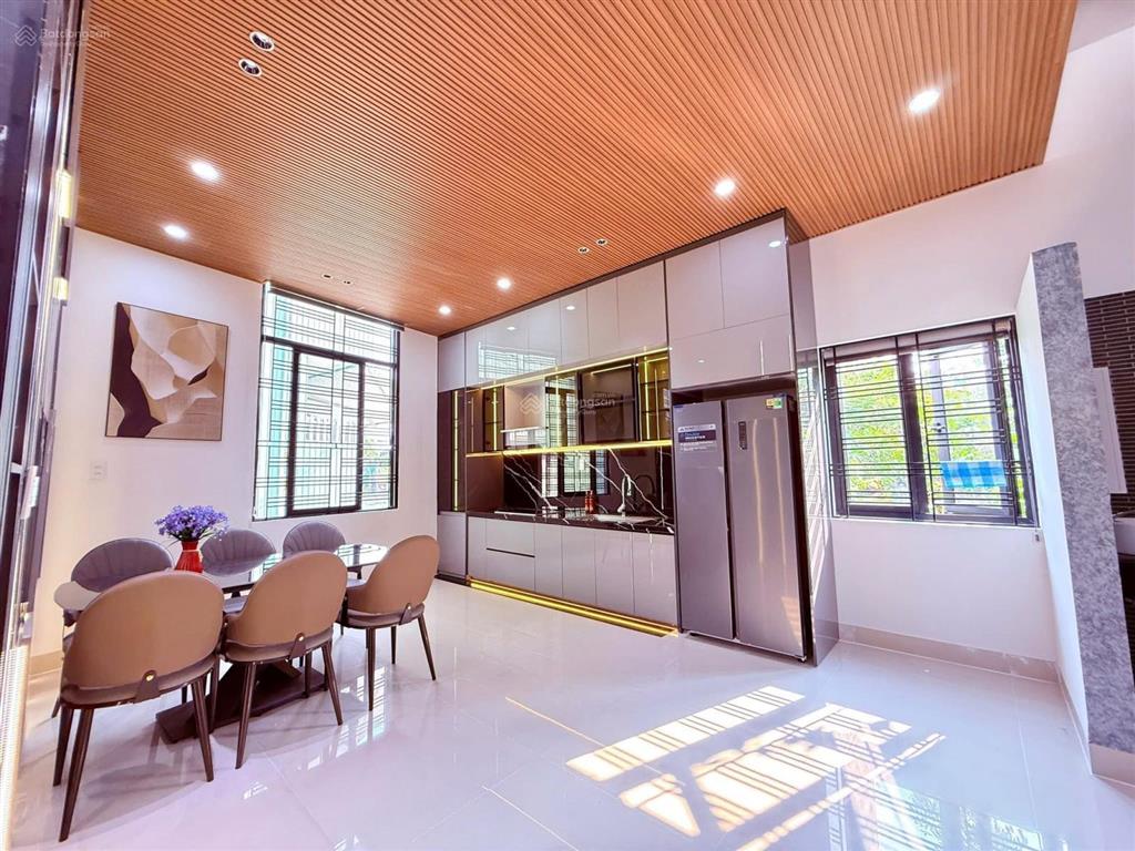 Nhà 3 tầng 3 mê kiểu villa 3 mặt kiệt tôn đản  ô tô đậu  cách trường tiểu học 40m 