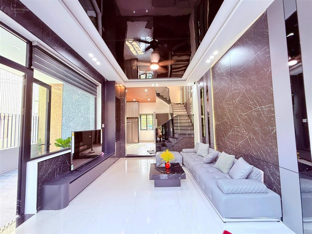 Nhà 3 tầng 3 mê kiểu villa 3 mặt kiệt tôn đản  ô tô đậu  cách trường tiểu học 40m 