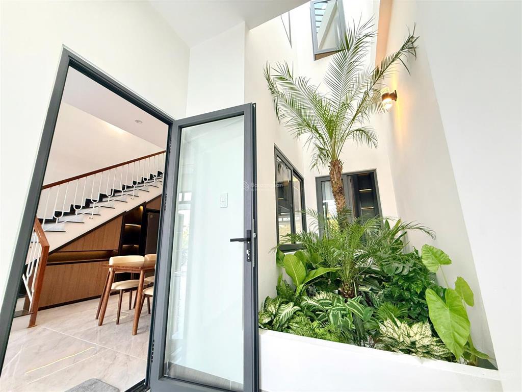 Nhà 2 tầng 2 mê kiệt ô tô 584 tôn đản  diện tích đất 80m2. ngang 6m3