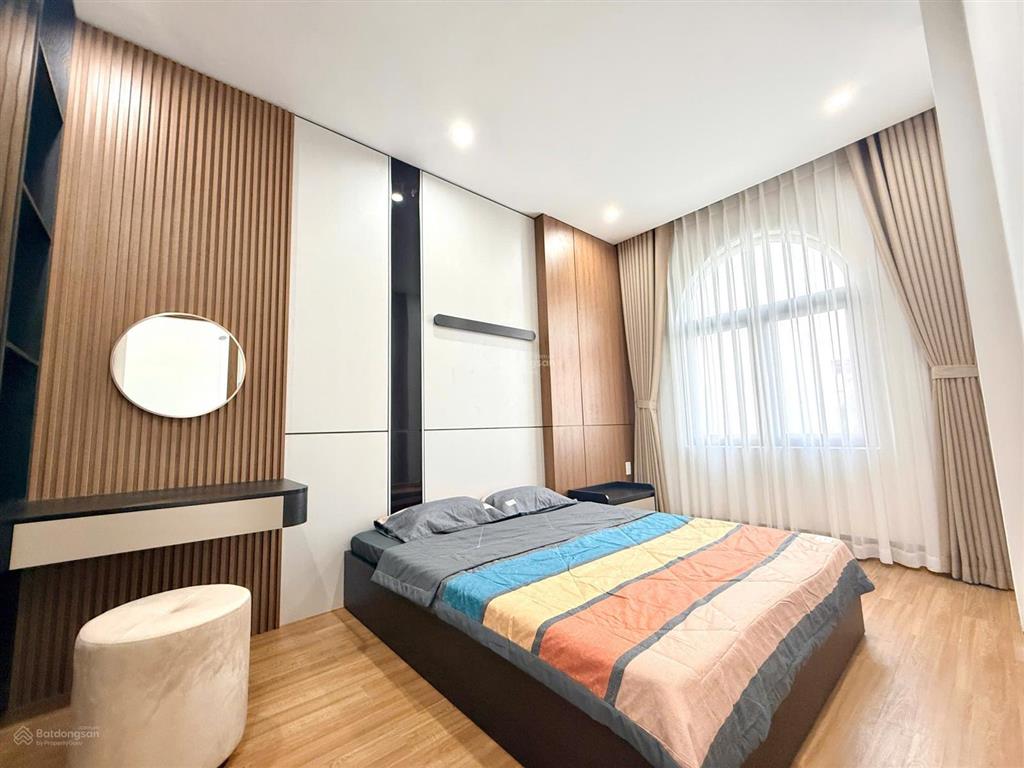 Nhà 2 tầng 2 mê kiệt ô tô 584 tôn đản  diện tích đất 80m2. ngang 6m3