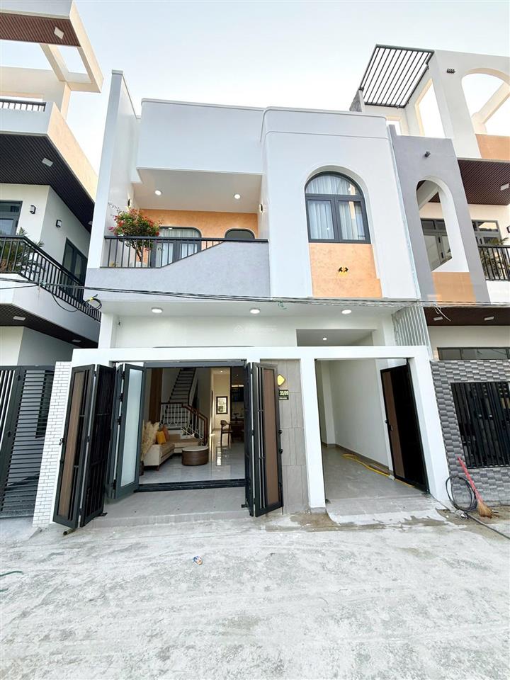 Nhà 2 tầng 2 mê kiệt ô tô 584 tôn đản  diện tích đất 80m2. ngang 6m3