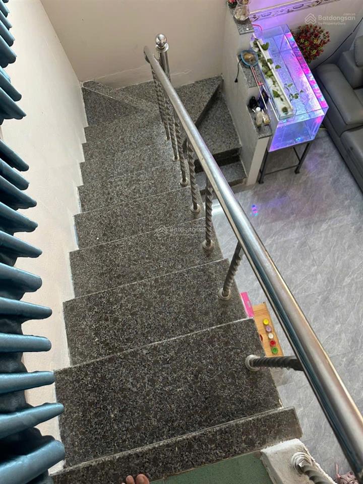 Nhà gác đúc đường 5m5 dương đức hiền . hoà minh . dt 72m2 ngang 4m5 , nhà 2 phòng ngủ ,