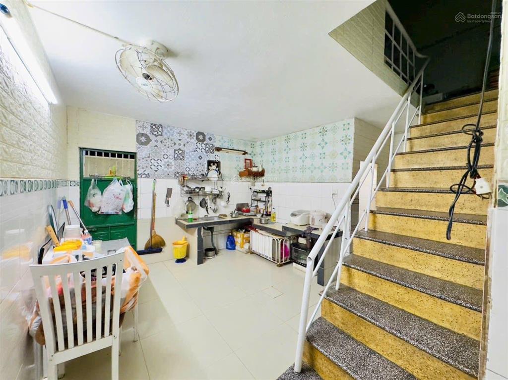 Nhà 2 tầng mặt tiền tốt động
 dt 70m2 ngang 5m
 hướng đông bắc
 nhà 3 pn 2wc.