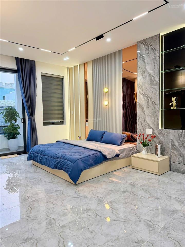 Nhà 3 tầng full nội thất mặt tiền dương đức hiền . hoà minh gần biển nguyễn tất thành