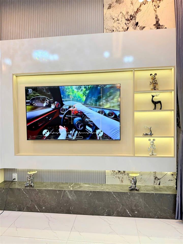 Nhà 3 tầng full nội thất mặt tiền dương đức hiền . hoà minh gần biển nguyễn tất thành