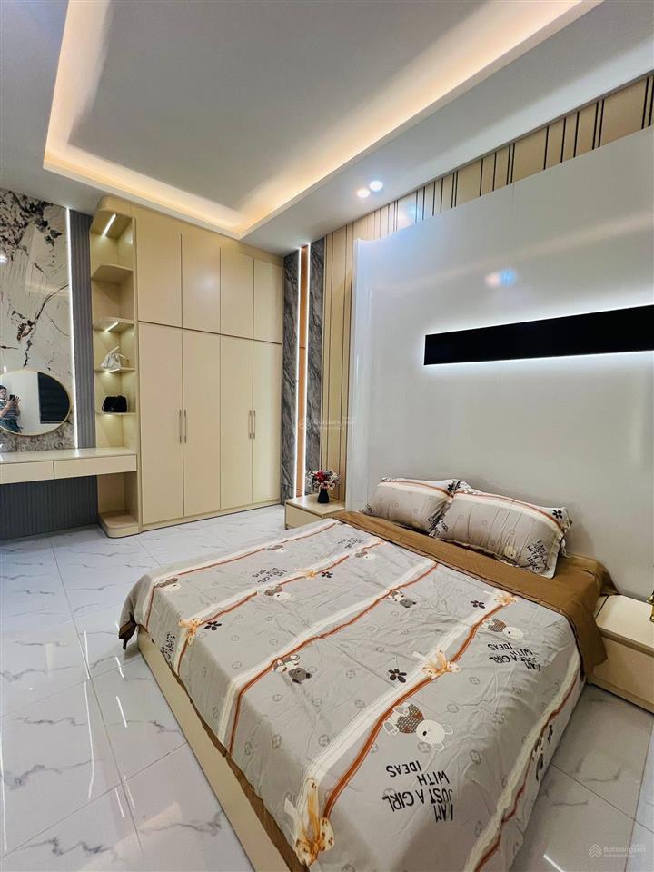 Nhà 3 tầng full nội thất mặt tiền dương đức hiền . hoà minh gần biển nguyễn tất thành