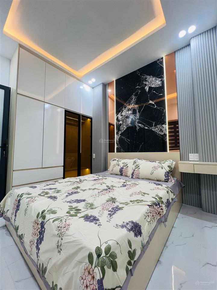 Nhà 3 tầng full nội thất mặt tiền dương đức hiền . hoà minh gần biển nguyễn tất thành