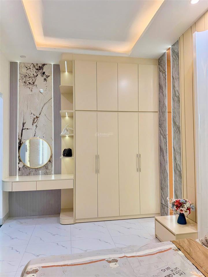 Nhà 3 tầng full nội thất mặt tiền dương đức hiền . hoà minh gần biển nguyễn tất thành