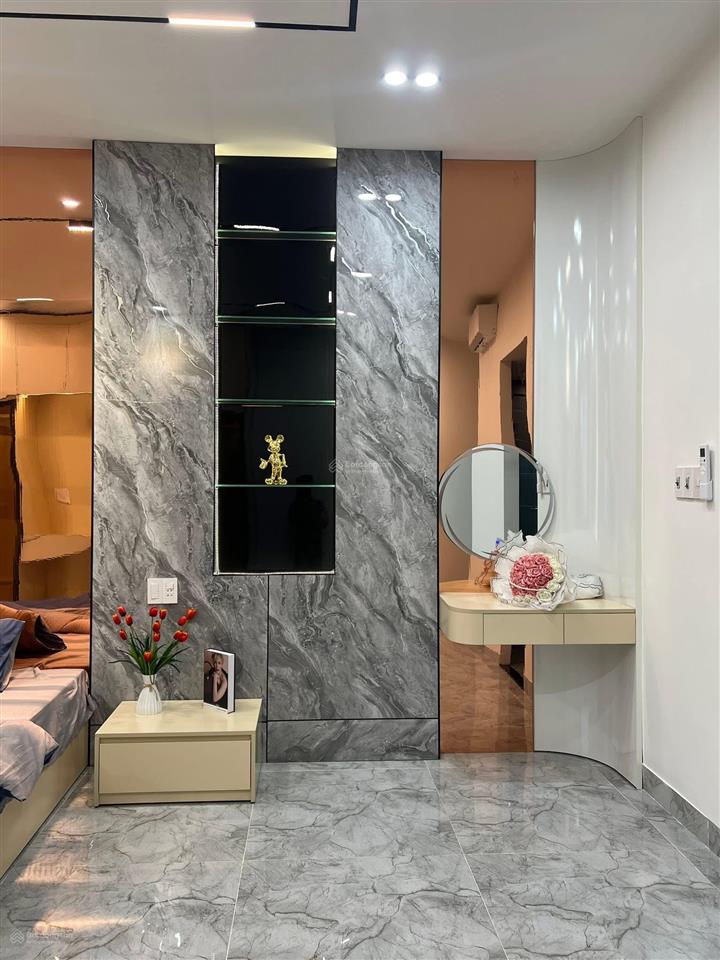 Nhà 3 tầng full nội thất mặt tiền dương đức hiền . hoà minh gần biển nguyễn tất thành