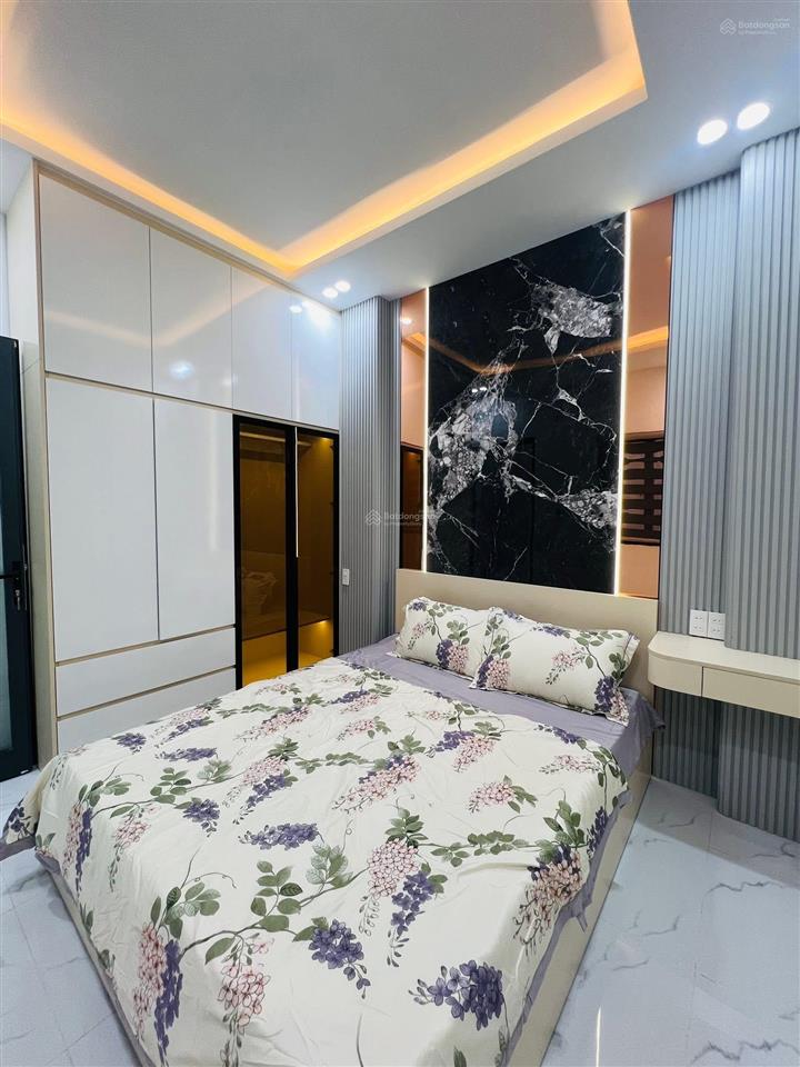 Nhà 3 tầng full nội thất mặt tiền dương đức hiền . hoà minh gần biển nguyễn tất thành