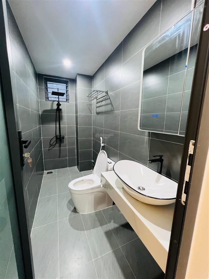 Nhà 3 tầng full nội thất mặt tiền dương đức hiền . hoà minh gần biển nguyễn tất thành