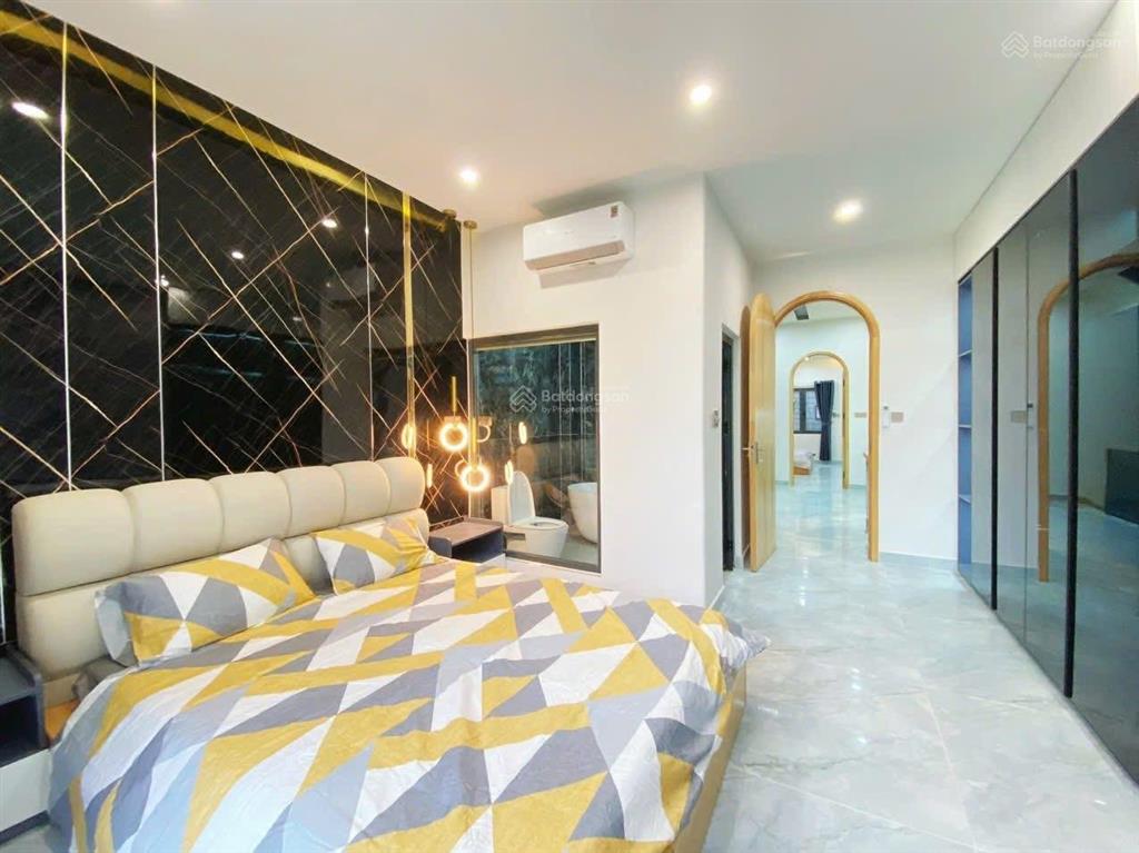 Nhà 3 tầng 3 mê đường lê thiệt . hoà minh , gần biển nguyễn tất thành  dt 72m2 ngang 4m5