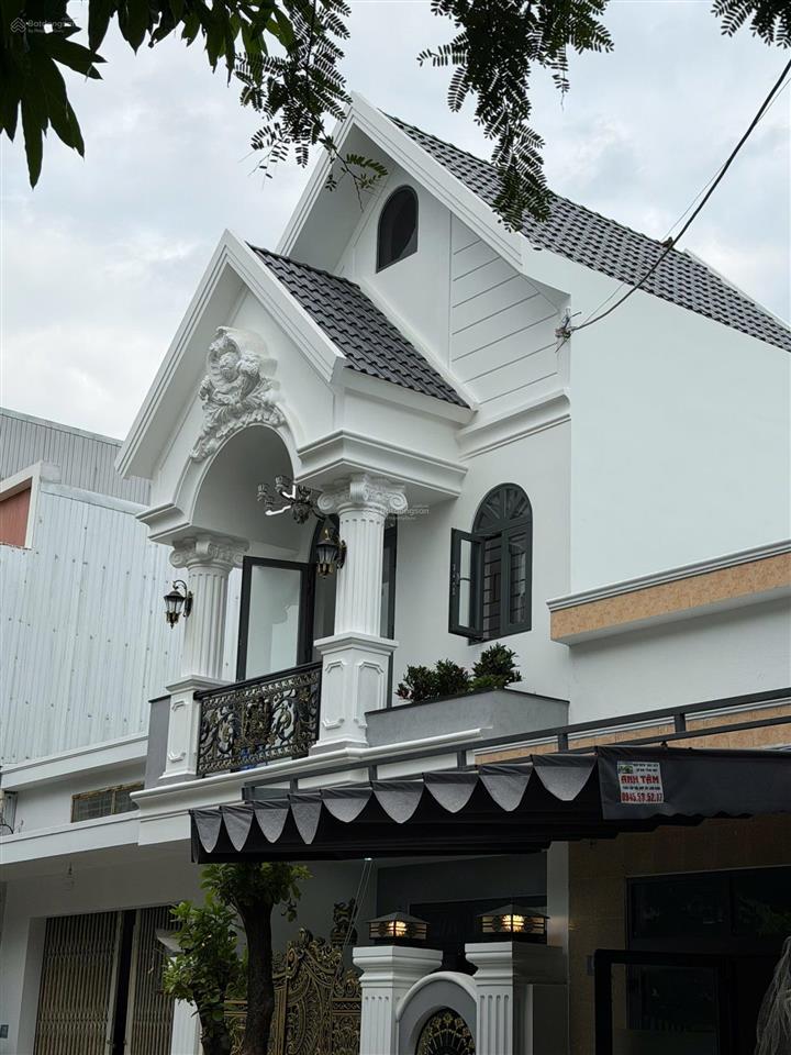 Biệt thự 2 tầng đường 5m5 hoà minh 20  dt 75m2 ngang 5m . hướng đông nam công năng đầy đủ