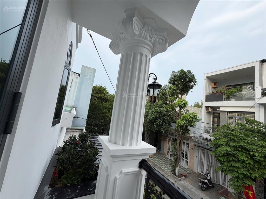 Biệt thự 2 tầng đường 5m5 hoà minh 20  dt 75m2 ngang 5m . hướng đông nam công năng đầy đủ