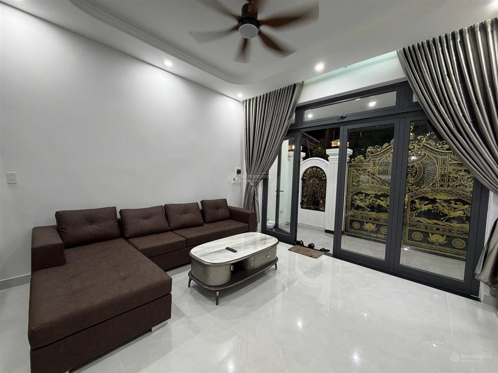 Biệt thự 2 tầng đường 5m5 hoà minh 20  dt 75m2 ngang 5m . hướng đông nam công năng đầy đủ