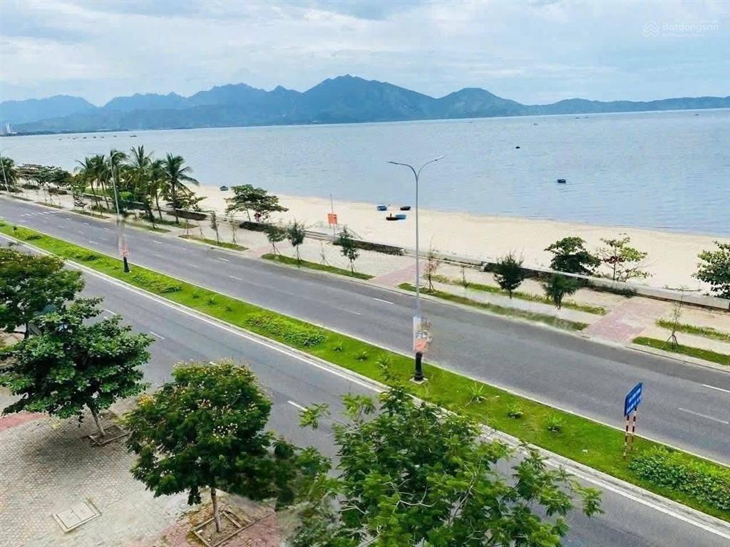 Đất mt đường nguyễn tất thành . view biển  diện tích 122m2 ngang 5m
 gả nhanh 14,x tỷ