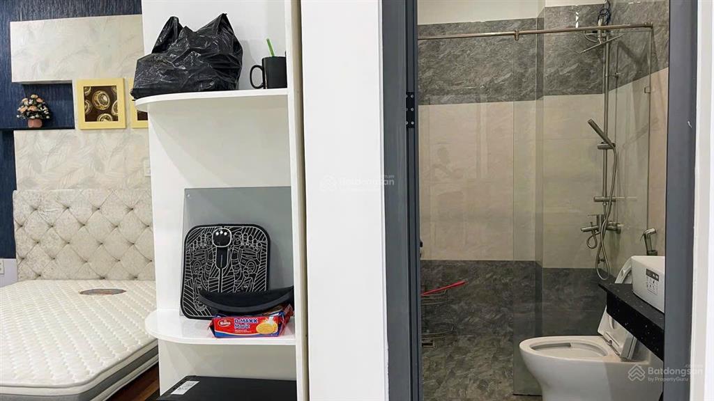 Nhà 4 tầng mê lệch đường 7m5 hoà phú 9 .  dt 90m2 ngang 5m hướng tây bắc