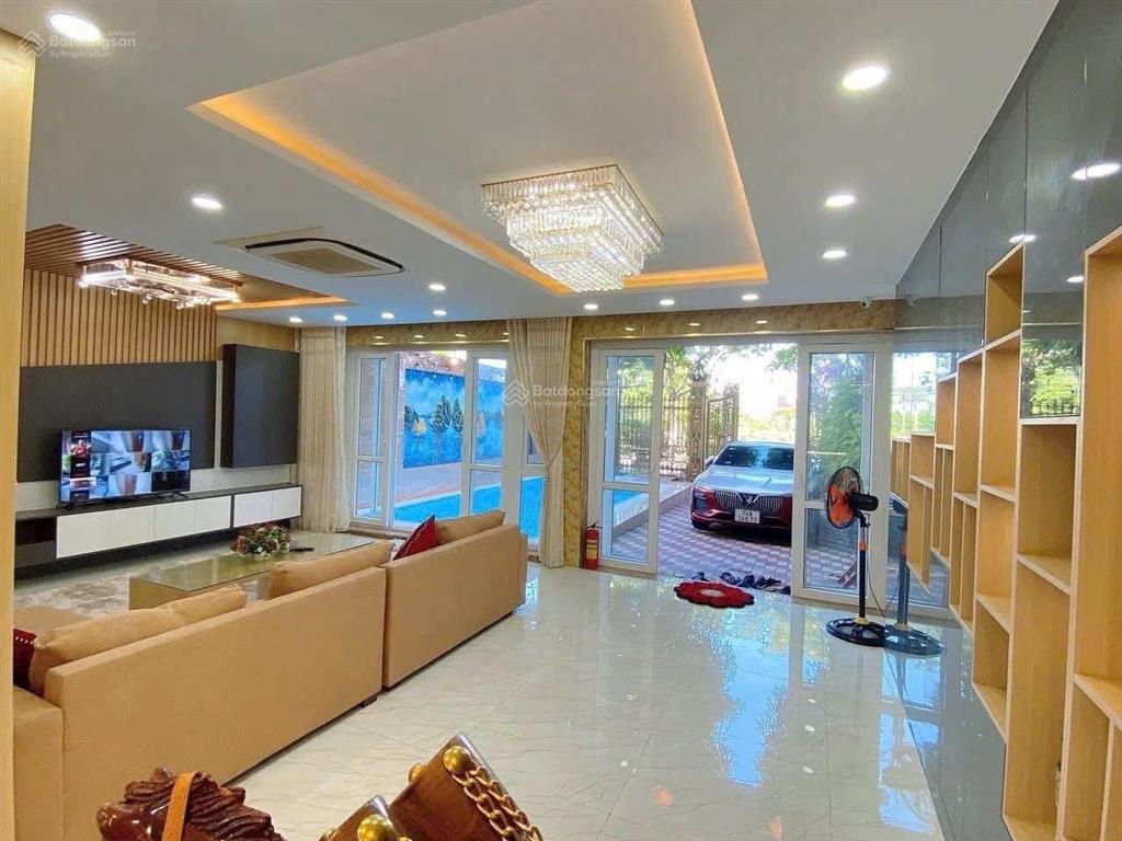 Biệt thự 4 tầng mt thăng long . hải châu . có hồ bơi lớn . thang máy.