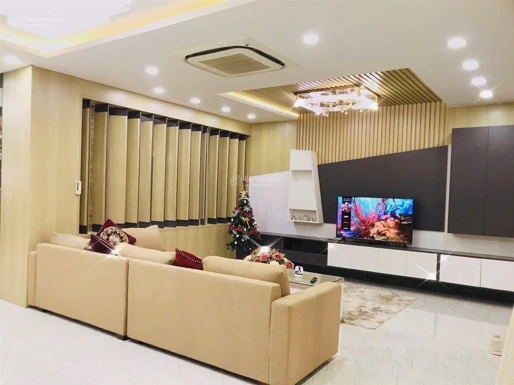Biệt thự 4 tầng mt thăng long . hải châu . có hồ bơi lớn . thang máy.