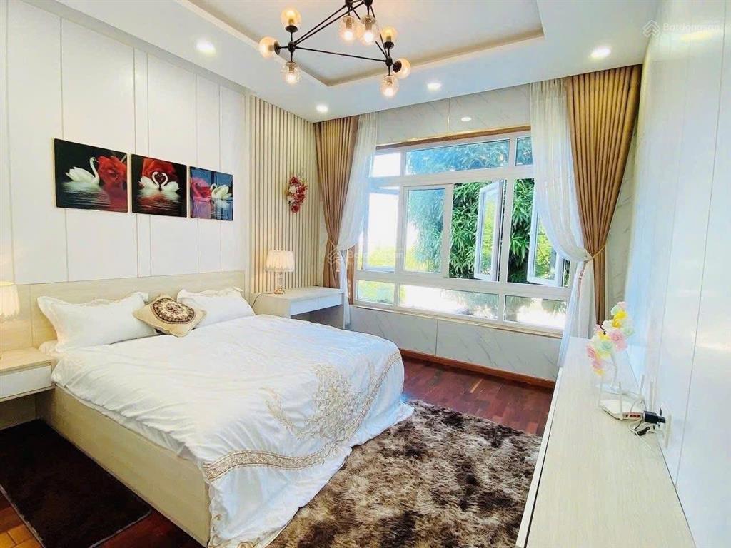 Biệt thự 4 tầng mt thăng long . hải châu . có hồ bơi lớn . thang máy.