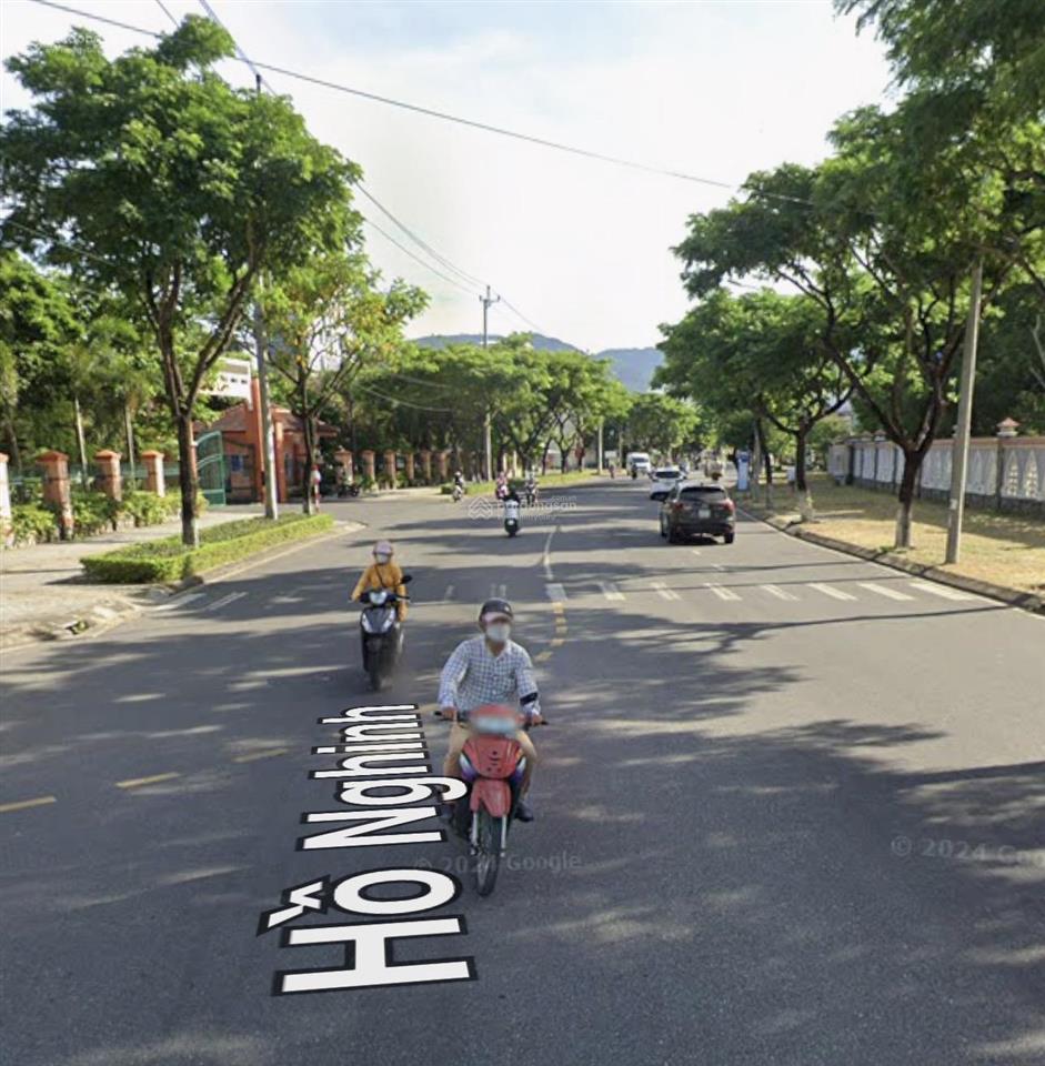 Đất đường 10m5 chính hữu sơn trà . vị trí đẹp phù hợp đầu tu , xây căn hộ dòng tiền
 dt 370m2