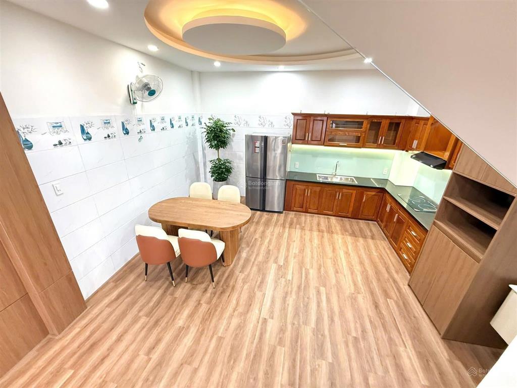 Nhà 2 tầng kiệt k21/.. dũng sĩ thanh khê
 diện tích đất 60m2 ngang 5m
 công năng  2phòng ngủ