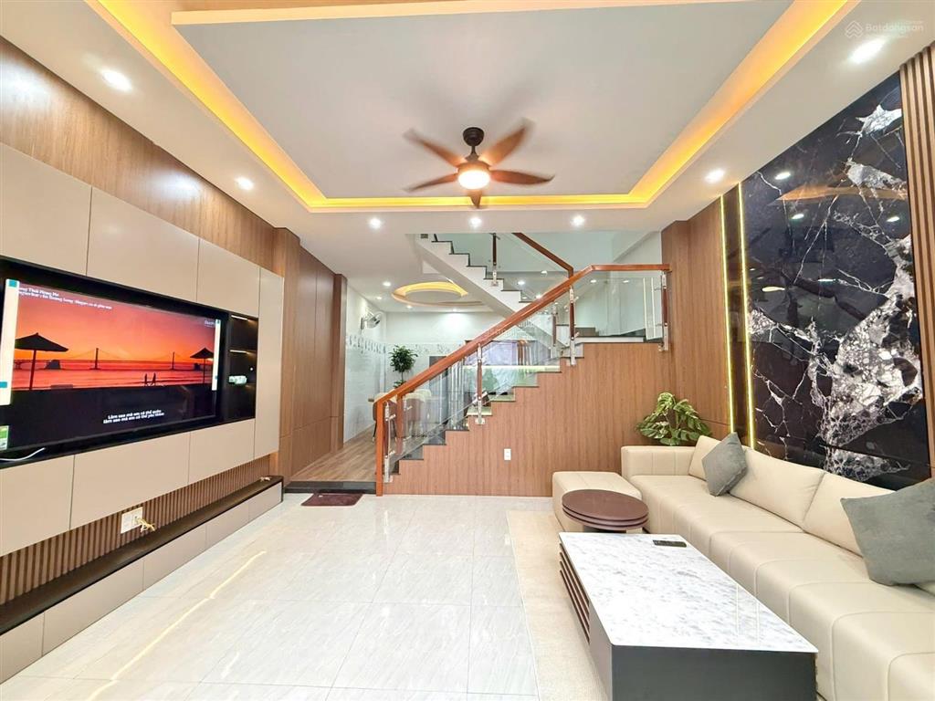 Nhà 2 tầng kiệt k21/.. dũng sĩ thanh khê
 diện tích đất 60m2 ngang 5m
 công năng  2phòng ngủ