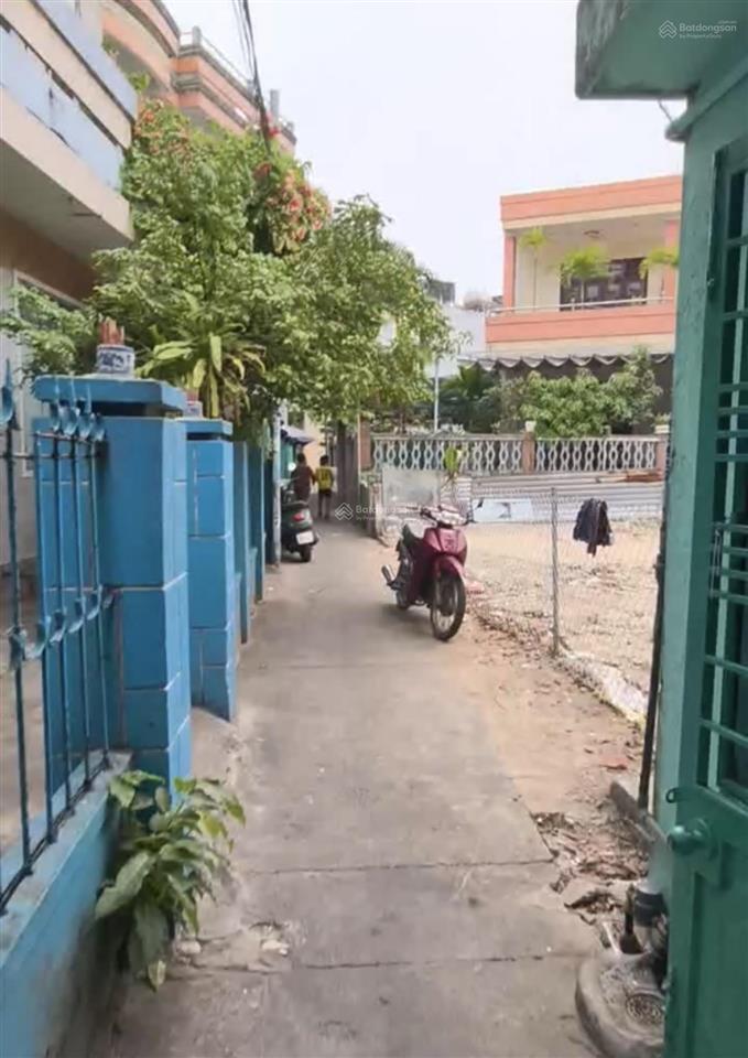 Đất kiệt trần cao vân , gần biển nguyễn tất thành . dt  54m2 ngang 5m . hướng đông nam ,