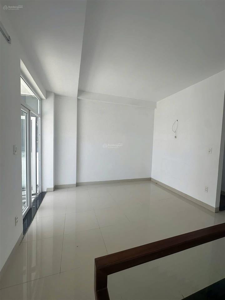 Nhà 3 tầng mt bàu năng 1, gần lý thái tông và gần biển nguyễn tất thành  dt 84m2 ngang 5m