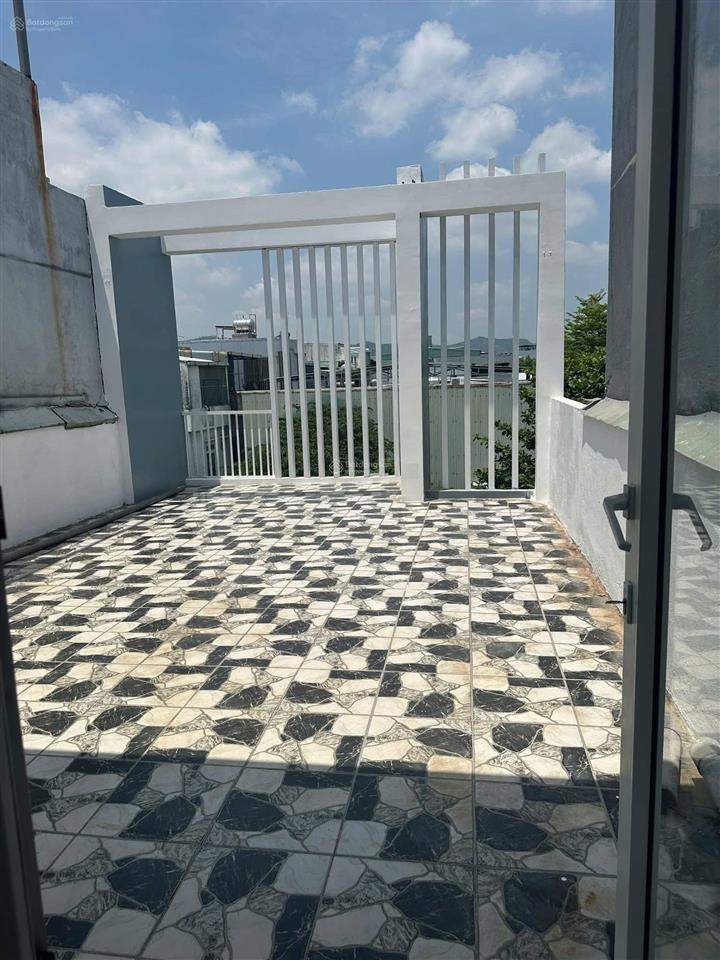 Nhà 3 tầng mt bàu năng 1, gần lý thái tông và gần biển nguyễn tất thành  dt 84m2 ngang 5m