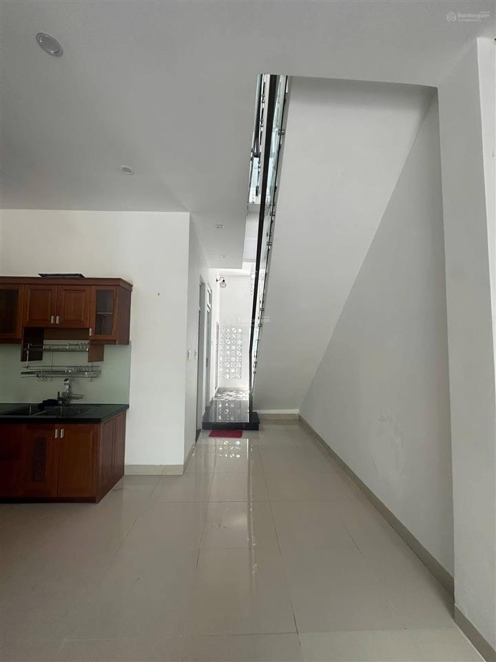 Nhà 3 tầng mt bàu năng 1, gần lý thái tông và gần biển nguyễn tất thành  dt 84m2 ngang 5m