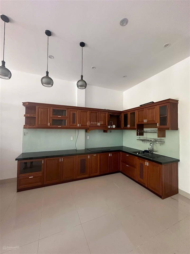 Nhà 3 tầng mt bàu năng 1, gần lý thái tông và gần biển nguyễn tất thành  dt 84m2 ngang 5m