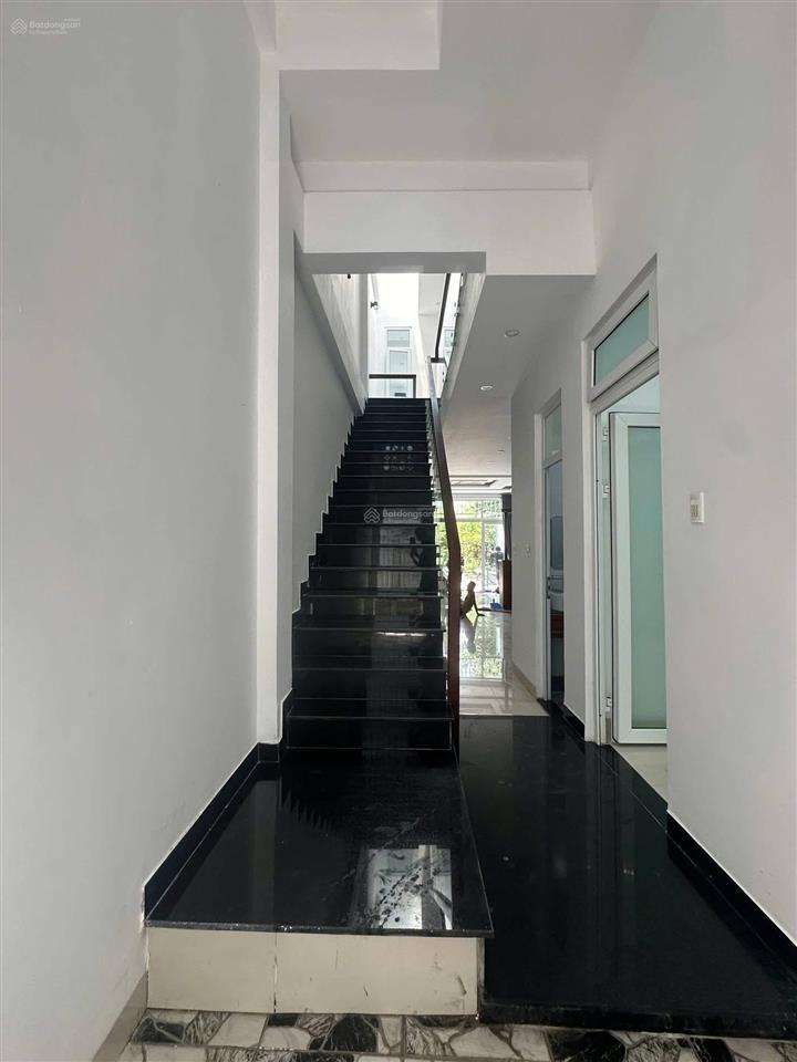 Nhà 3 tầng mt bàu năng 1, gần lý thái tông và gần biển nguyễn tất thành  dt 84m2 ngang 5m