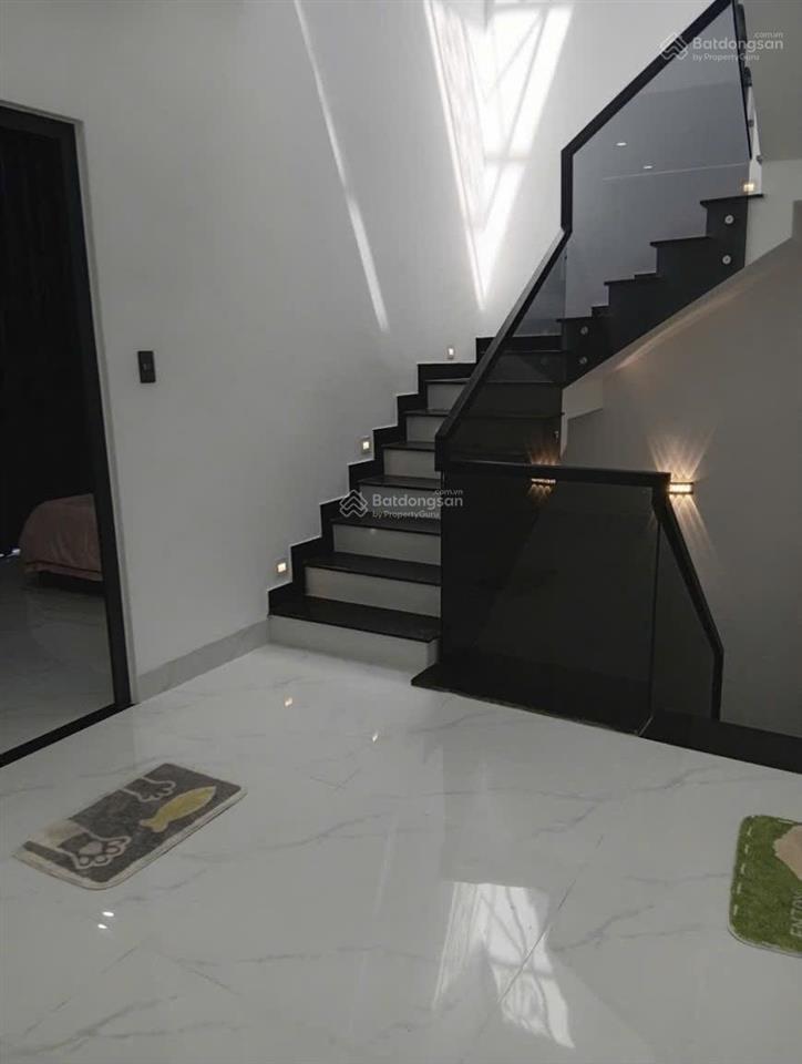 Nhà 3 tầng kiệt nguyễn phước nguyên .
 dt 56m2 ngang 5m hướng tây nam