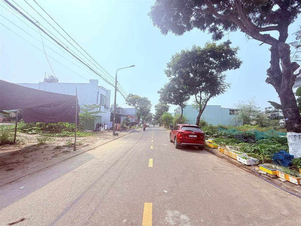 Đất đường 7m5 vỉa hè 4m mai văn ngọc . liên chiểu . gần nguyễn lương bằng , gần biển nguyễn tất